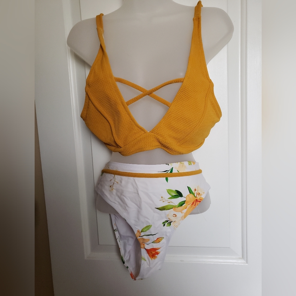 CUPSHE BIKINI no size tag fits like sz L